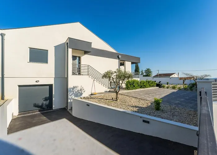 Villa Barbara-Holiday Home With Sea View